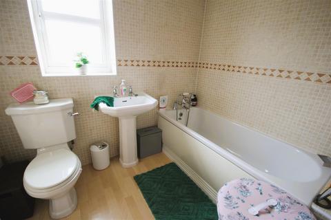 3 Doval Gardens, Tean, Stoke-on-trent, ST10 4EX