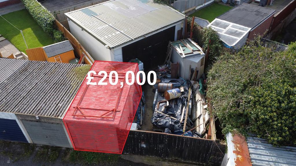 Brennacott Road, Bideford Garage £60,000