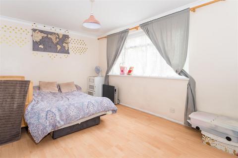 2 bedroom flat for sale, Ridge Bank, Cippenham