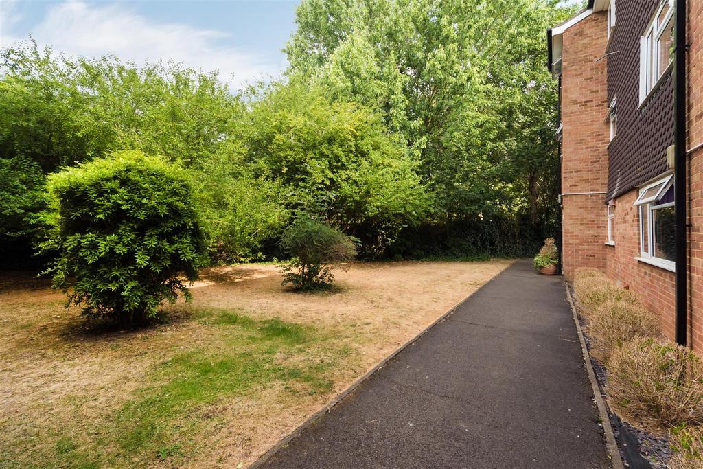 32 Ridgebank7.jpg
