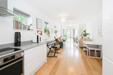 Flat 1, 1 Connaught Avenue, London, E4 7AE