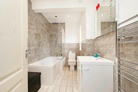 14 Nursery Gardens, York, YO10 3QL