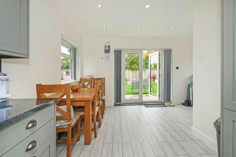 14 Nursery Gardens, York, YO10 3QL