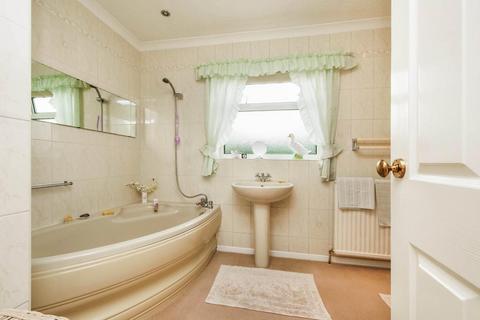 38 Avon Drive, Huntington, York, YO32 9YA