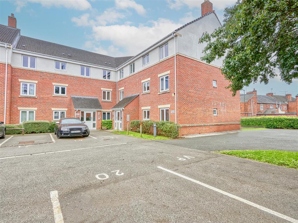 Moorcroft House, Chesterfield S40 2 bed apartment for sale £117,500