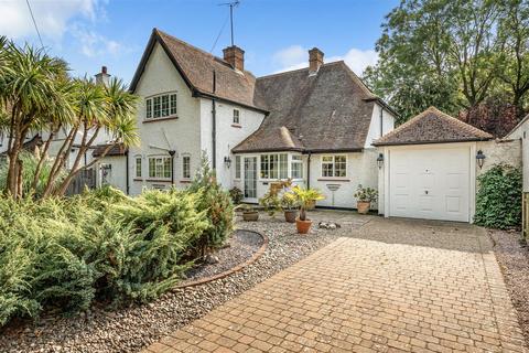 17 Ashcombe Road, Carshalton, SM5 3ET