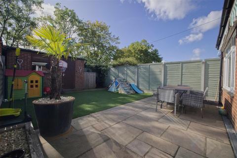 56 Cussons Close, Cheshunt, Waltham Cross, EN7 6JE