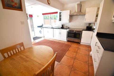 1 Meadow Drive, Weston In Gordano, Bristol, BS20 8PS