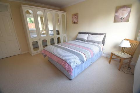 1 Meadow Drive, Weston In Gordano, Bristol, BS20 8PS