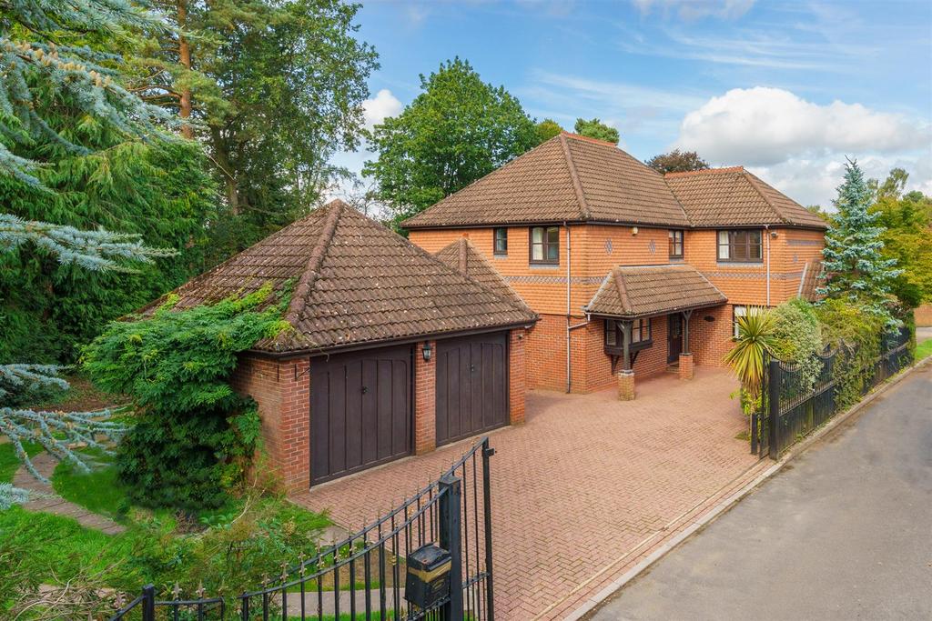 Kingshill Way, Berkhamsted 5 bed detached house £1,350,000