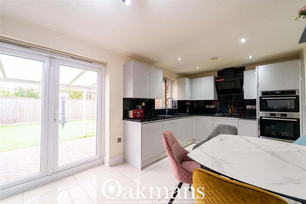 Pavilion Way, Selly Oak, Birmingham, B29 3 bed semidetached house £