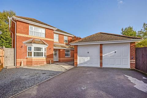 4 bedroom detached house for sale, Marsum Close, Andover