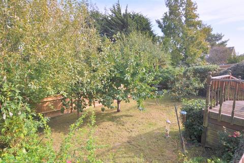 16 Cedar Close, Eastbourne, BN22 0SF