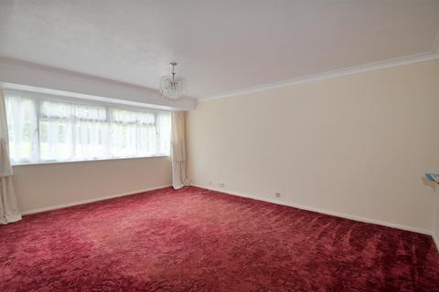 16 Cedar Close, Eastbourne, BN22 0SF