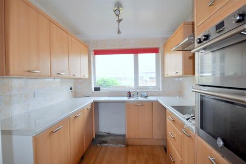 16 Cedar Close, Eastbourne, BN22 0SF