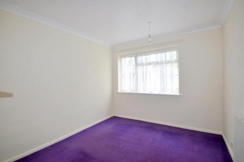 16 Cedar Close, Eastbourne, BN22 0SF