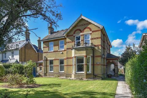 6 bedroom detached house for sale - Carisbrooke Road, Newport