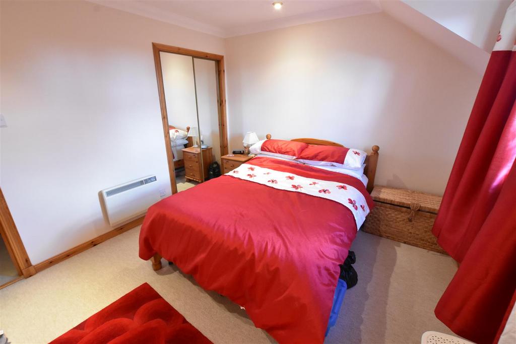 Bedroom one (2).jpg