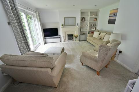 17 Cedar Way, Ferndown, BH22 9UE