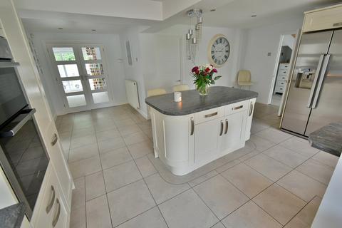 17 Cedar Way, Ferndown, BH22 9UE