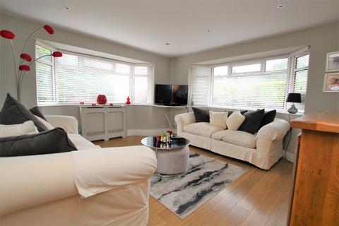 4 bedroom chalet for sale - Evering Avenue, Alderney, POOLE, BH12