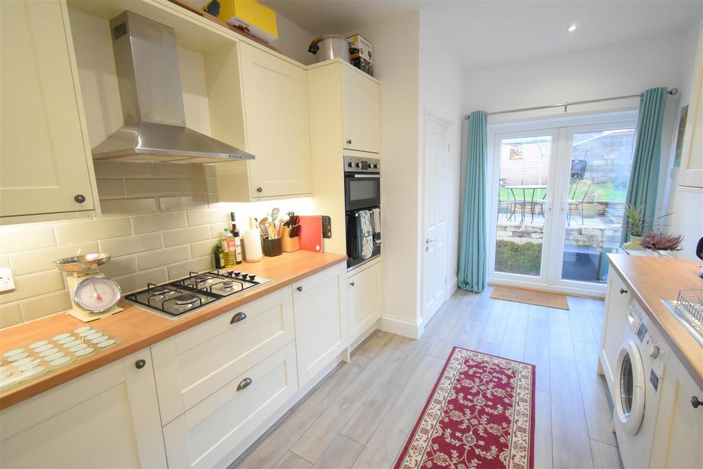 Bloomfield Road, Bristol 3 bed terraced house £1,400 pcm (£323 pw)