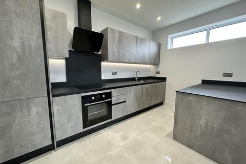 2 bedroom flat for sale - Cherry View, Beech Road, Hadleigh