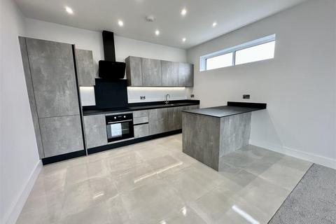 2 bedroom flat for sale - Cherry View, Beech Road, Hadleigh