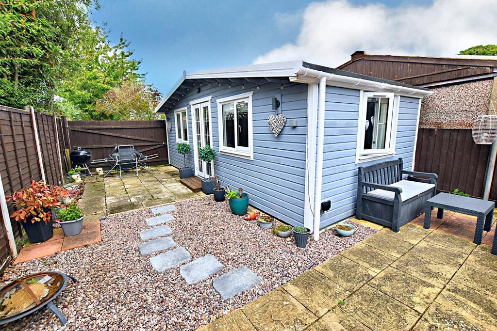 Haynestone Road, Coundon, Coventry 3 bed semidetached house £