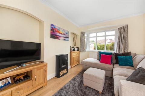 6 Bourne Lane, Caterham, CR3 5SP