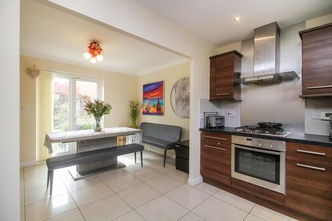 3 bedroom townhouse for sale, Heathfield, West Allotment, Newcastle Upon Tyne
