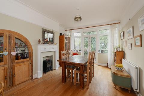 50 Westways, Epsom, KT19 0PQ