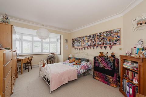 50 Westways, Epsom, KT19 0PQ