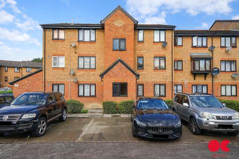 61 Streamside Close, Edmonton, London, N9 9XB