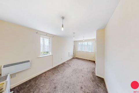 61 Streamside Close, Edmonton, London, N9 9XB