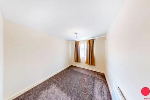 61 Streamside Close, Edmonton, London, N9 9XB