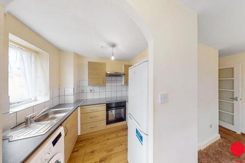 61 Streamside Close, Edmonton, London, N9 9XB