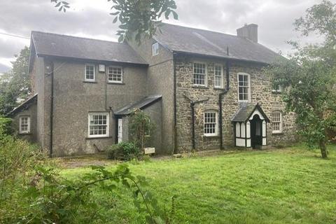 4 bedroom detached house for sale, Llanwnog