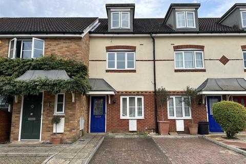 5 Appleby Close, Uxbridge, UB8 3FE