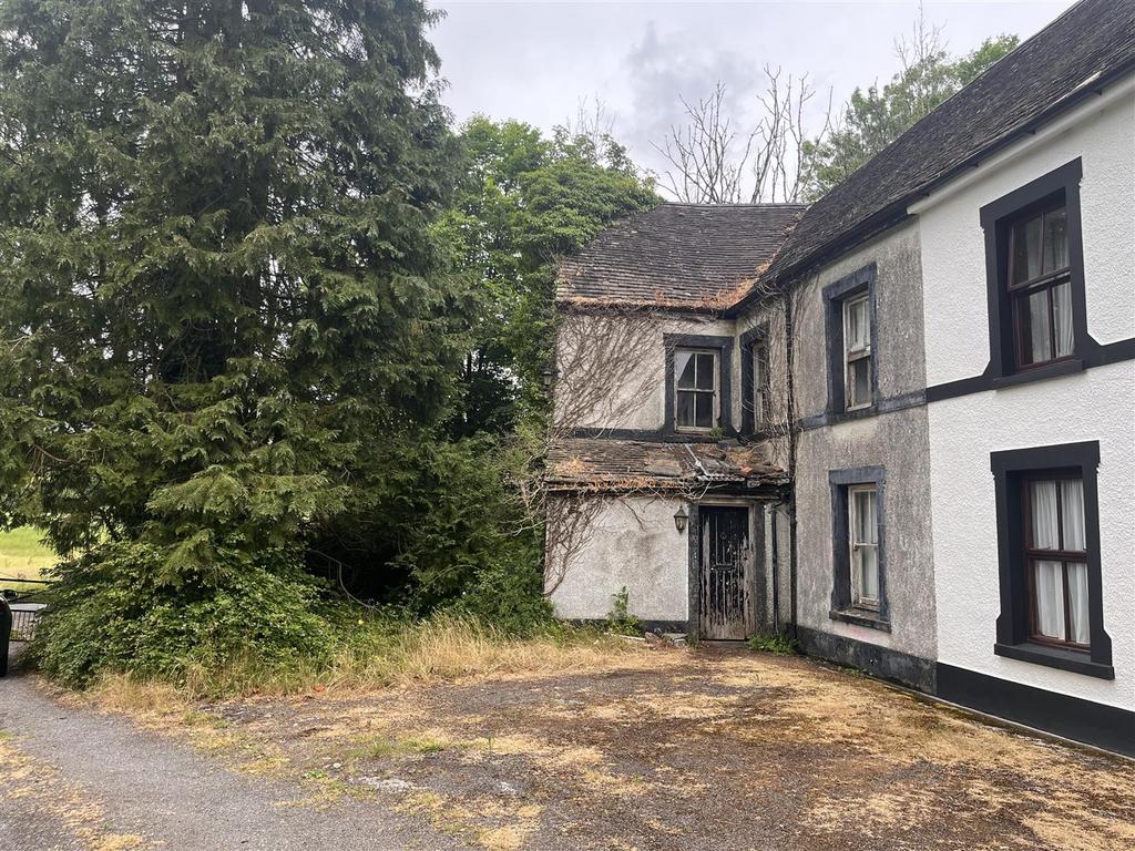 New Inn, Near Llandeilo 5 bed house for sale £100,000