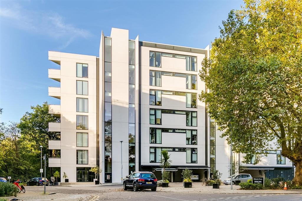 Edmunds House, W4 - TO LET