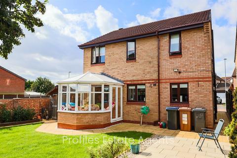 4 bedroom detached house for sale, Laundon Close, Groby, Leicester