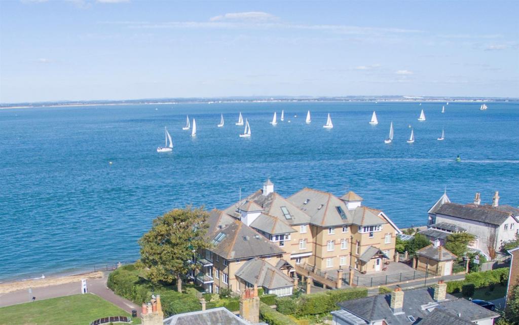 Cowes, Isle of Wight 2 bed apartment for sale £495,000