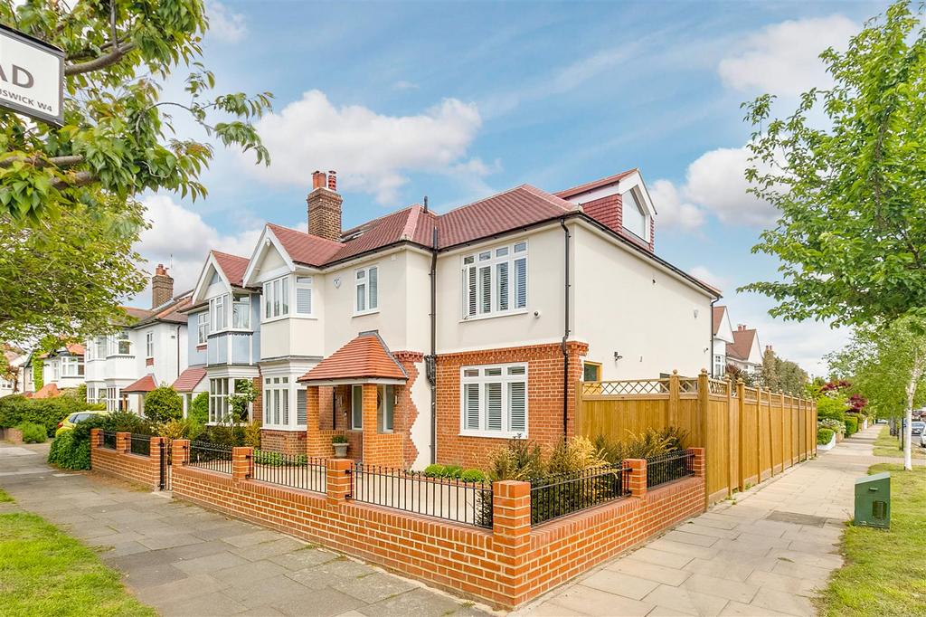 Staveley Road, London 4 bed semidetached house to rent £7,950 pcm (£1,835 pw)