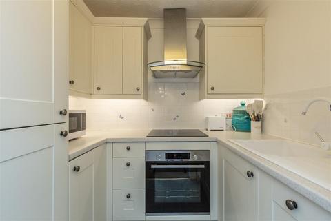 2 bedroom retirement property for sale - Station Street, Lewes
