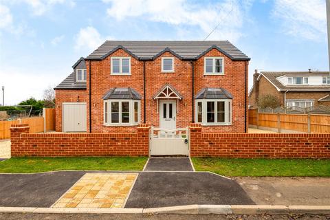 4 bedroom detached house for sale - Church Lane, Saxilby, Lincoln