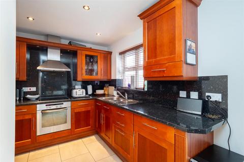 14 Hadleigh Drive, Sutton, SM2 5BF