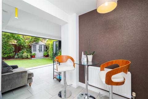 14 Hadleigh Drive, Sutton, SM2 5BF