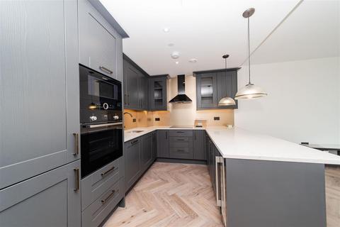 2 bedroom apartment to rent - 1 Merino Gardens, London, E1W