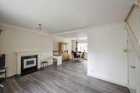 14 The Crescent, Woodlands, Doncaster, DN6 7RP